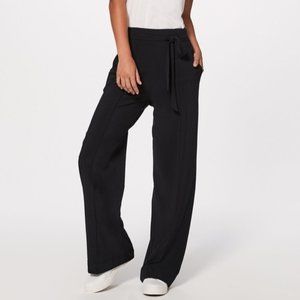 NWT Lululemon Noir Pant